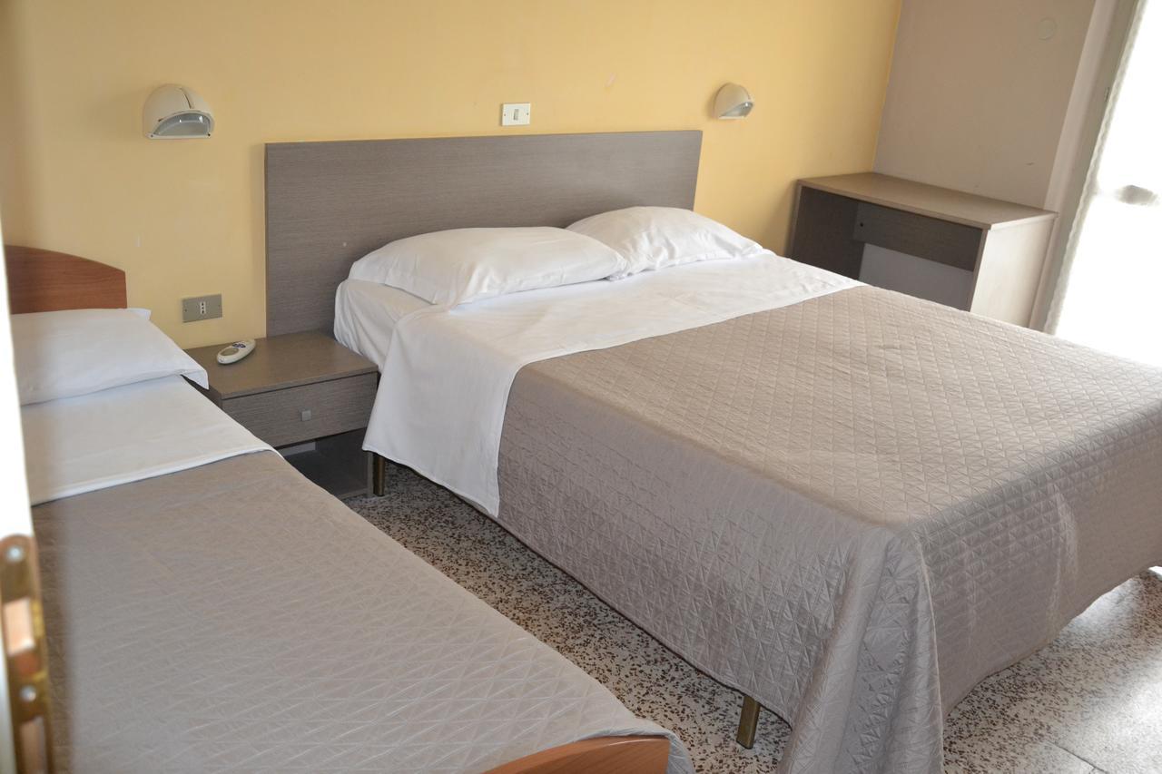 Hotel Britta Rimini Ngoại thất bức ảnh